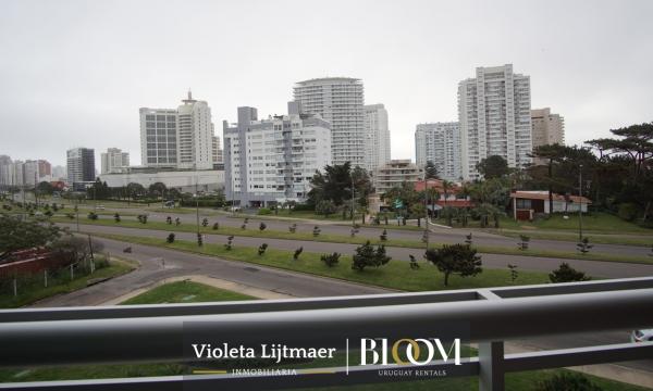 Moderno apartamento 2 dormitorios en suite, Punta del Este.